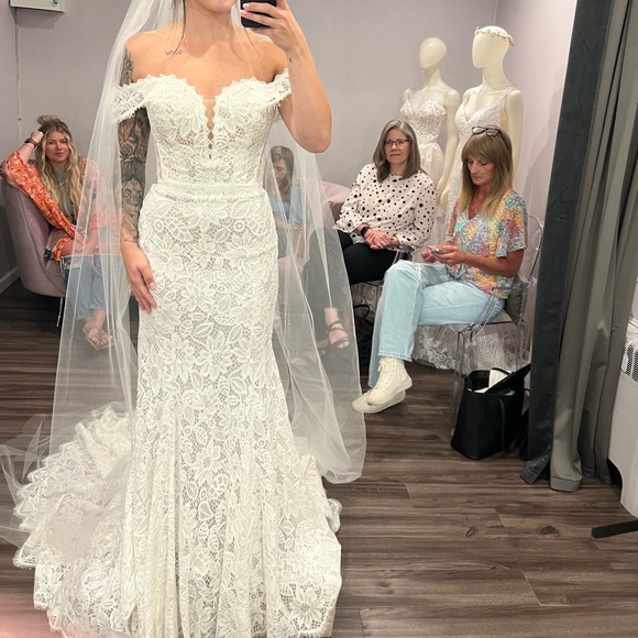 Madison James wedding dress - Picture 1 of 7